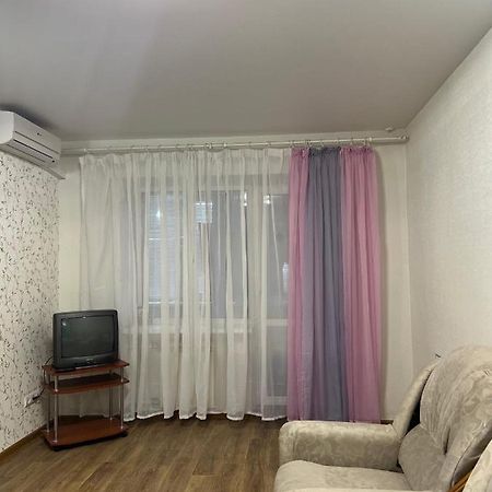 Квартира Недалеко От Центра Города Kharkov Luaran gambar